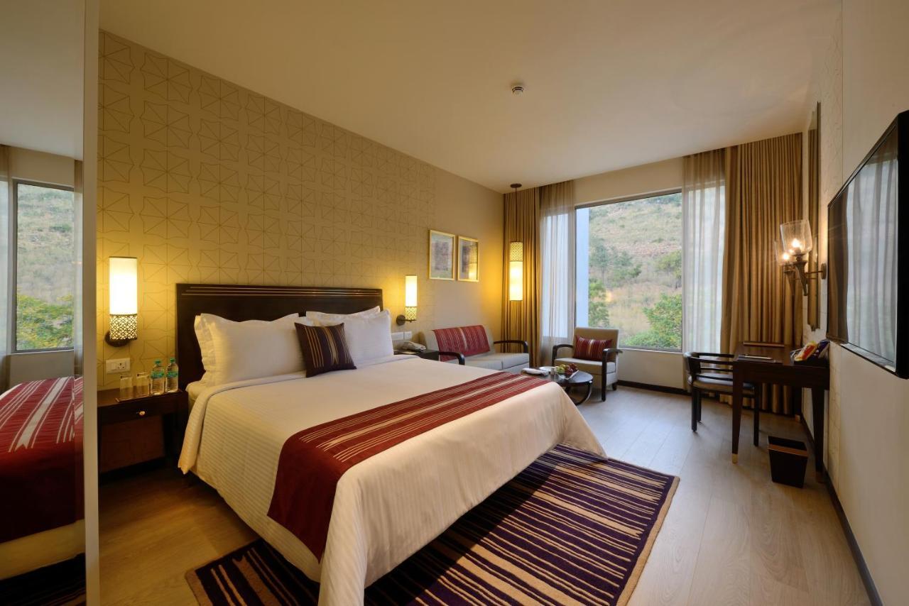 Marasa Sarovar Premiere Tirupati Exterior foto Deluxe Room